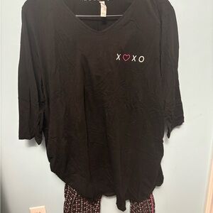 Black XOXO Graphic Pajamas size 22/24